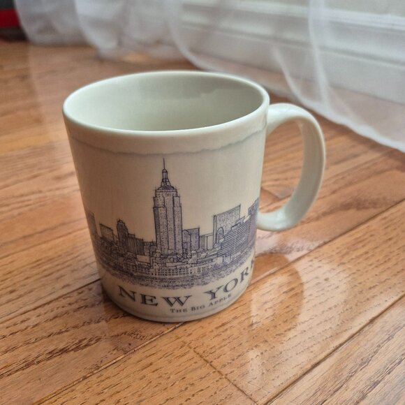 2011 Starbucks New York City The Big Apple 18 Oz Coffee Mug Architecture Series - Picture 1 of 7